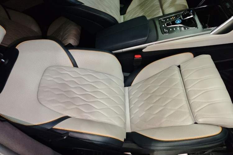 Used BYD Tang New Energy 2024 EV Champion Edition 635 km All-Wheel-Drive Flagship Model Interior 7