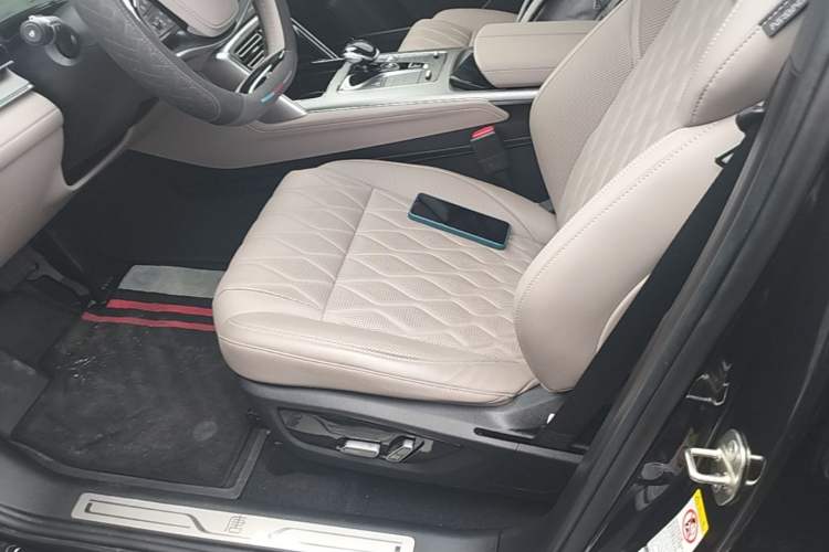 Used BYD Tang New Energy 2024 DM-i Glory Edition 112KM Prestige Model Left Front Seat