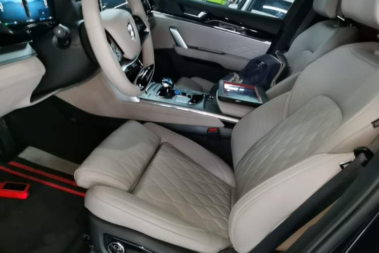 Used BYD Tang New Energy 2024 DM-p Glory Edition 215KM All-Wheel-Drive Flagship Model Left Front Seat