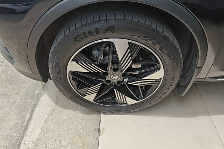 Used BYD Tang New Energy 2024 DM-i Glory Edition 112KM Prestige Model Left Front Wheel Hub