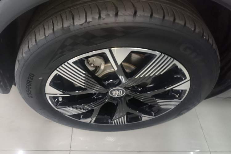 Used BYD Tang New Energy 2024 DM-i Glory Edition 112KM Flagship Model Left Front Wheel Hub