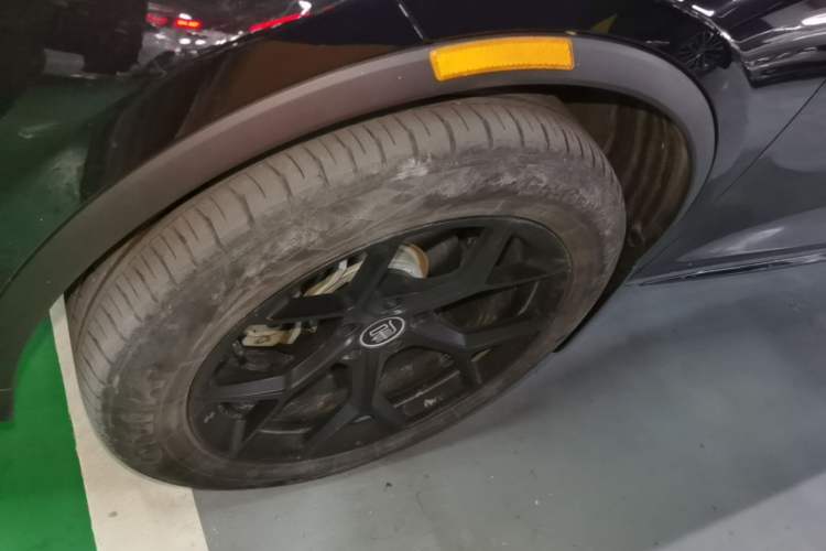 Used BYD Tang New Energy 2024 DM-i Glory Edition 112KM Prestige Model Left Front Wheel Hub