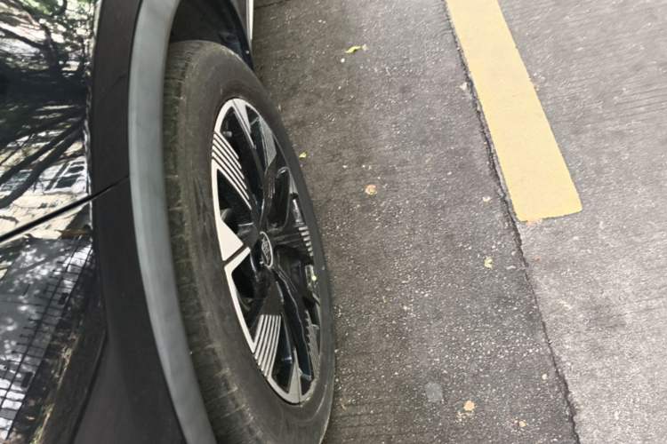 Used BYD Tang New Energy 2024 DM-i Glory Edition 112KM Flagship Model Left Front Wheel Hub
