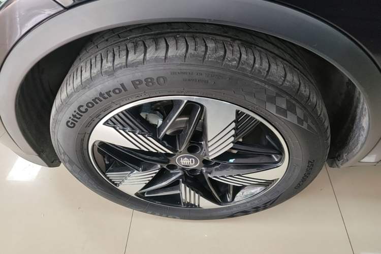 Used BYD Tang New Energy 2024 DM-i Glory Edition 112KM Prestige Model Left Front Wheel Hub