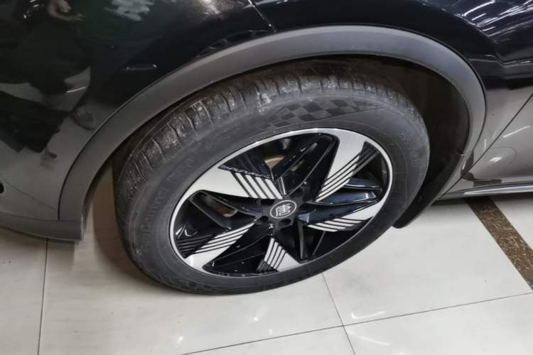 Used BYD Tang New Energy 2024 DM-i Glory Edition 112KM Prestige Model Left Front Wheel Hub