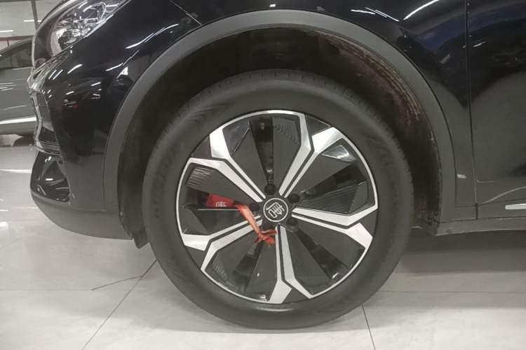 Used BYD Tang New Energy 2024 EV Glory Edition 600KM Premium Model Left Front Wheel Hub