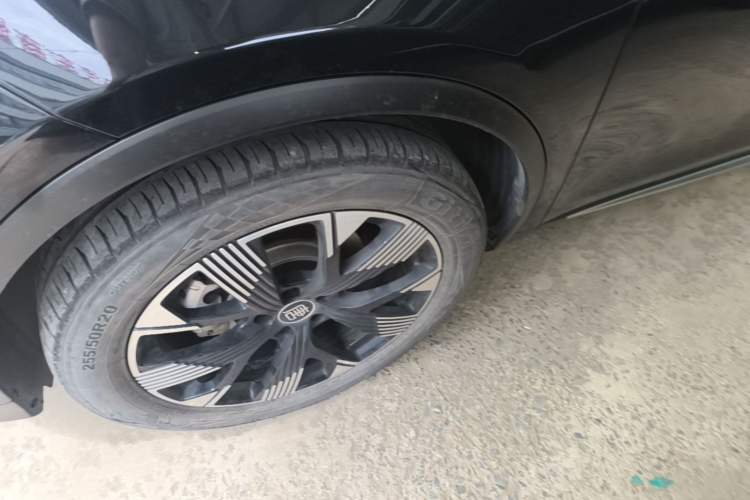 Used BYD Tang New Energy 2024 DM-i Glory Edition 112KM Flagship Model Left Front Wheel Hub