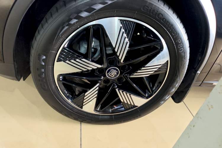 Used BYD Tang New Energy 2024 DM-i Glory Edition 112KM Prestige Model Left Front Wheel Hub