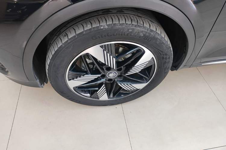 Used BYD Tang New Energy 2024 DM-i Glory Edition 112KM Prestige Model Left Front Wheel Hub