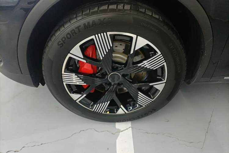 Used BYD Tang New Energy 2024 DM-i Glory Edition 200KM Flagship Model Left Front Wheel Hub