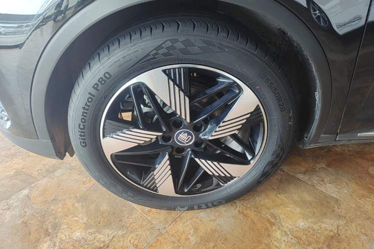 Used BYD Tang New Energy 2024 DM-i Glory Edition 112KM Prestige Model Left Front Wheel Hub