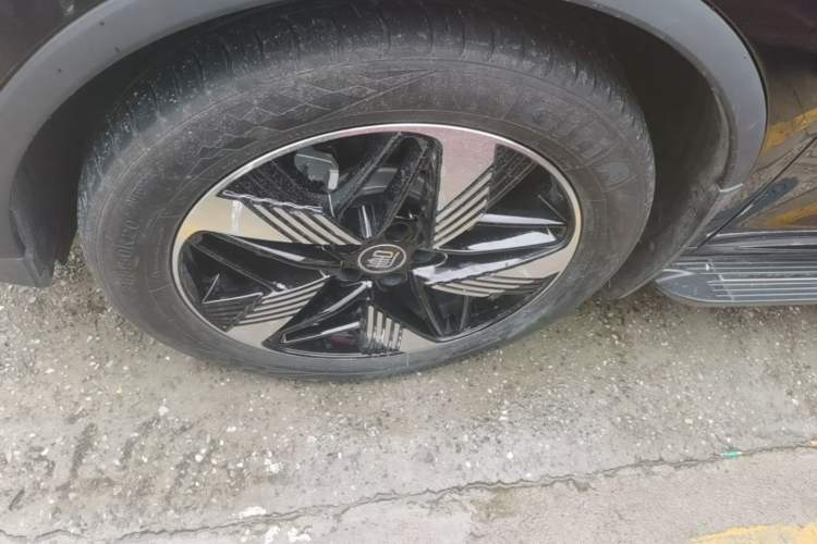 Used BYD Tang New Energy 2024 DM-i Glory Edition 112KM Prestige Model Left Front Wheel Hub
