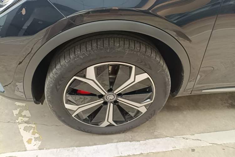 Used BYD Tang New Energy 2024 EV Glory Edition 600KM Premium Model Left Front Wheel Hub