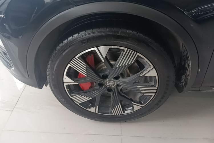 Used BYD Tang New Energy 2024 DM-p Glory Edition 215KM All-Wheel-Drive Premium Model Left Front Wheel Hub
