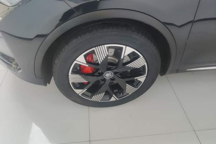 Used BYD Tang New Energy 2024 DM-p Champion Edition 215 km All-Wheel-Drive Flagship Model Left Front Wheel Hub