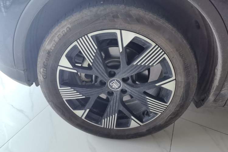 Used BYD Tang New Energy 2024 DM-i Glory Edition 112KM Flagship Model Left Front Wheel Hub