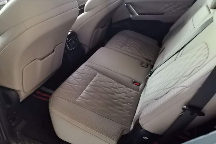 Used BYD Tang New Energy 2024 DM-i Glory Edition 112KM Flagship Model Left Rear Seat
