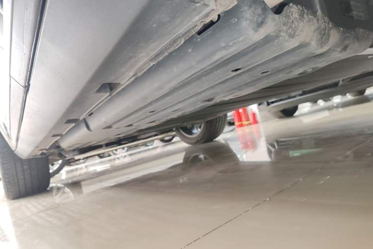 Used BYD Tang New Energy 2024 DM-i Glory Edition 112KM Prestige Model Left Side Sill