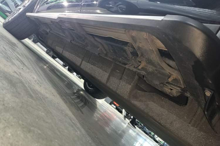 Used BYD Tang New Energy 2024 EV Champion Edition 635 km All-Wheel-Drive Flagship Model Left Side Sill