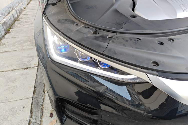 Used BYD Tang New Energy 2024 EV Glory Edition 635KM All-Wheel-Drive Flagship Model Right Front Headlight