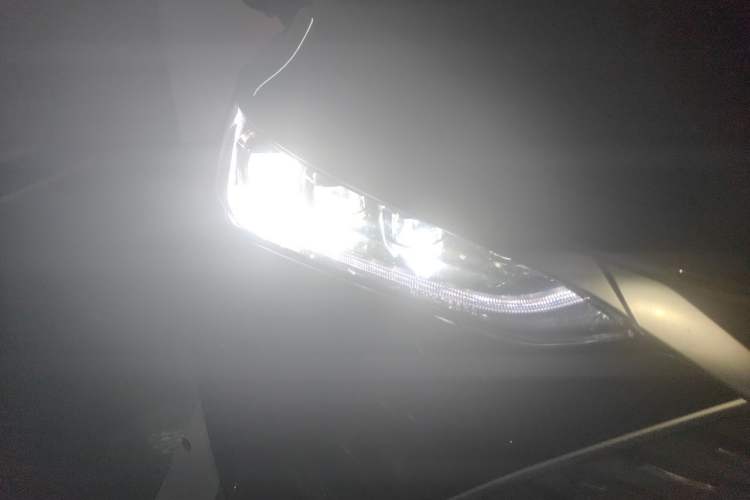 Used BYD Tang New Energy 2024 DM-i Glory Edition 112KM Prestige Model Right Front Headlight
