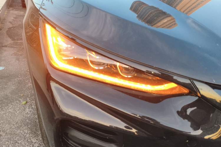Used BYD Tang New Energy 2024 EV Glory Edition 635KM All-Wheel-Drive Flagship Model Right Front Headlight