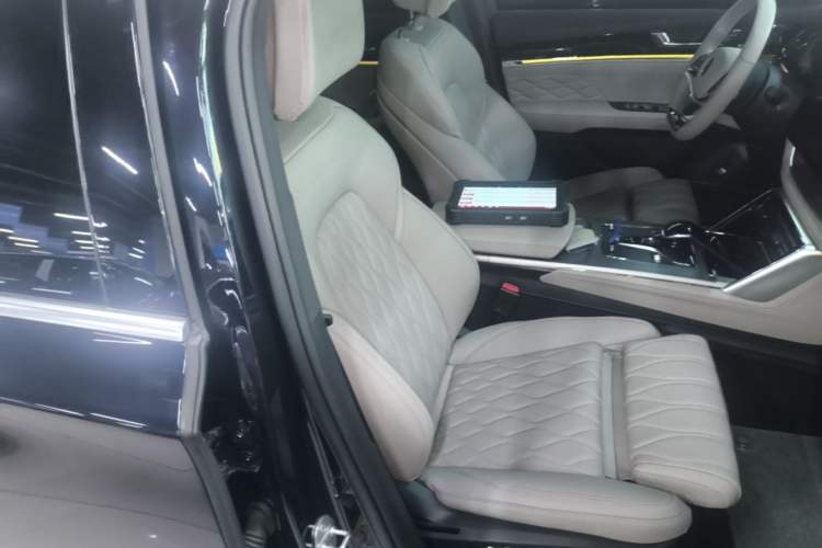 Used BYD Tang New Energy 2024 DM-i Glory Edition 112KM Flagship Model Right Front Seat