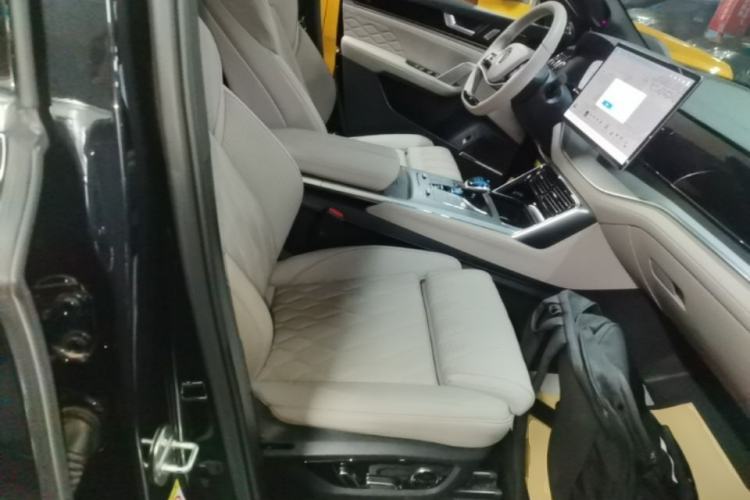Used BYD Tang New Energy 2024 EV Champion Edition 730KM Deluxe Model Right Front Seat