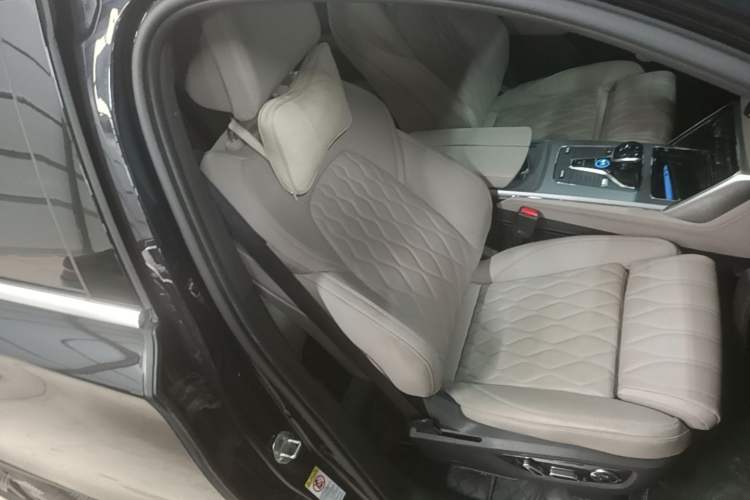 Used BYD Tang New Energy 2024 EV Glory Edition 730KM Premium Model Right Front Seat