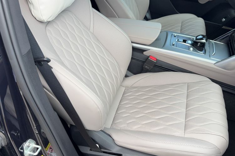 Used BYD Tang New Energy 2024 DM-i Glory Edition 112KM Prestige Model Right Front Seat