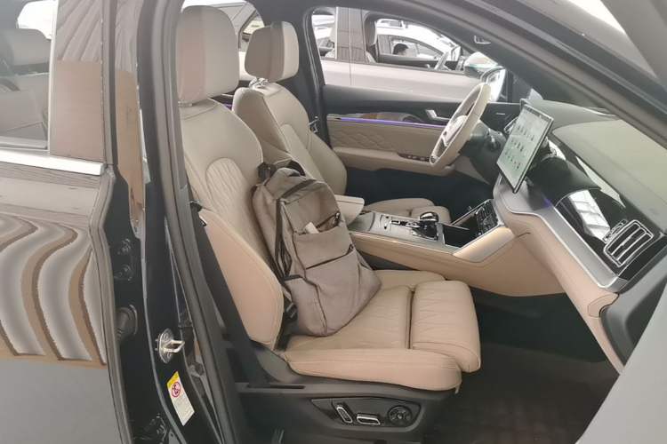Used BYD Tang New Energy 2024 DM-i Glory Edition 112KM Flagship Model Right Front Seat