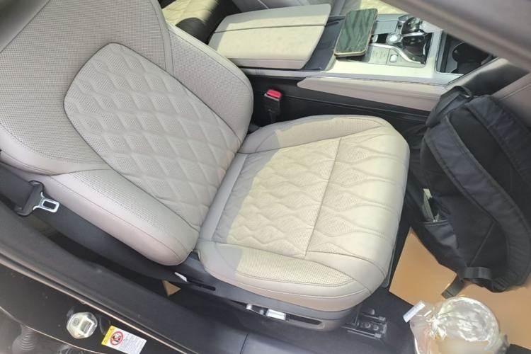 Used BYD Tang New Energy 2024 DM-i Glory Edition 112KM Flagship Model Right Front Seat