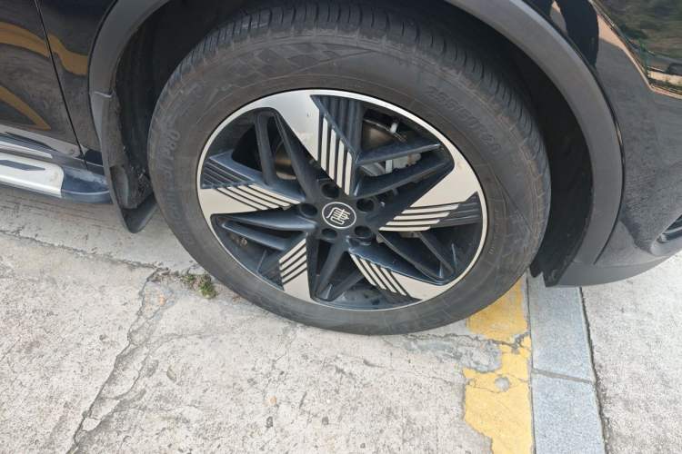 Used BYD Tang New Energy 2024 DM-i Glory Edition 112KM Flagship Model Right Front Wheel Hub