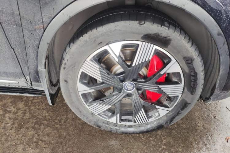 Used BYD Tang New Energy 2024 DM-p Glory Edition 215KM All-Wheel-Drive Premium Model Right Front Wheel Hub
