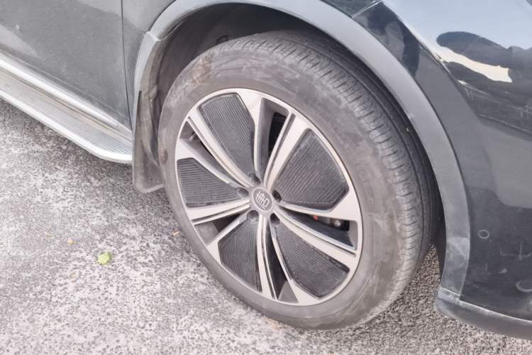 Used BYD Tang New Energy 2024 EV Glory Edition 635KM All-Wheel-Drive Flagship Model Right Front Wheel Hub