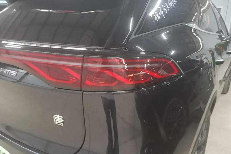 Used BYD Tang New Energy 2024 EV Glory Edition 730KM Premium Model Right Rear Taillight