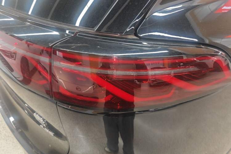 Used BYD Tang New Energy 2024 DM-p Champion Edition 215 km All-Wheel-Drive Flagship Model Right Rear Taillight