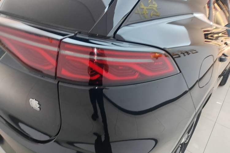 Used BYD Tang New Energy 2024 DM-i Glory Edition 112KM Prestige Model Right Rear Taillight