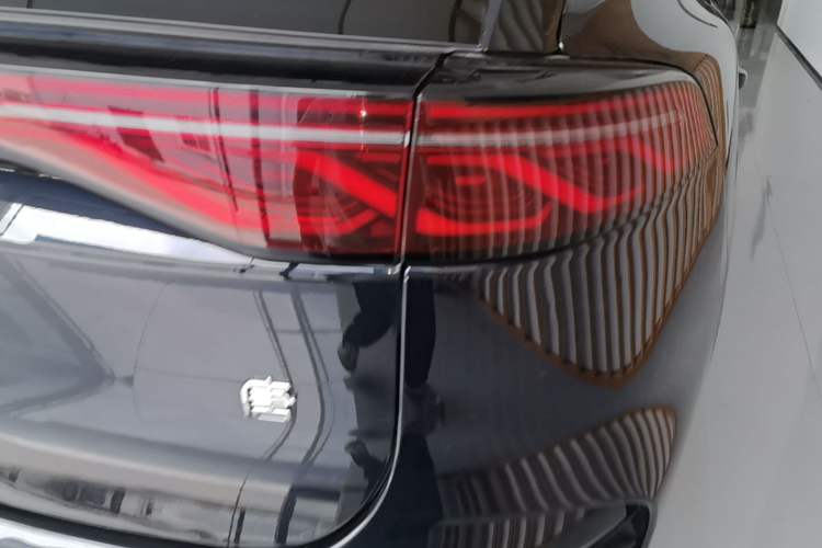 Used BYD Tang New Energy 2024 DM-i Glory Edition 112KM Flagship Model Right Rear Taillight