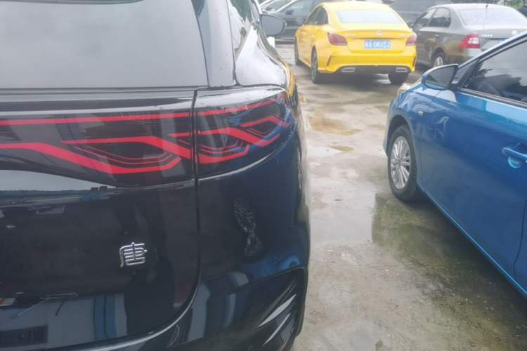 Used BYD Tang New Energy 2024 DM-i Glory Edition 112KM Prestige Model Right Rear Taillight