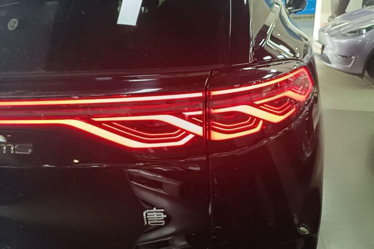 Used BYD Tang New Energy 2024 DM-i Glory Edition 112KM Prestige Model Right Rear Taillight