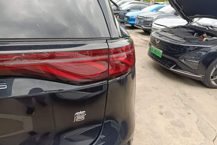 Used BYD Tang New Energy 2024 EV Glory Edition 600KM Premium Model Right Rear Taillight