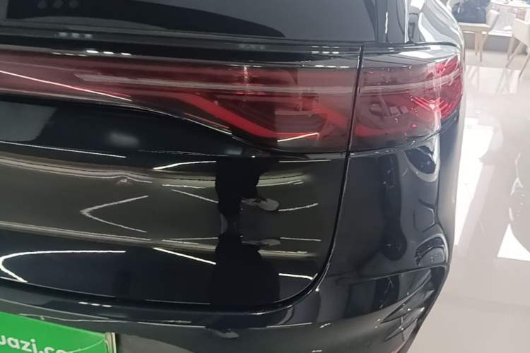 Used BYD Tang New Energy 2024 DM-p Glory Edition 215KM All-Wheel-Drive Premium Model Right Rear Taillight