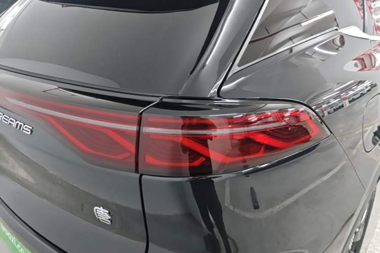 Used BYD Tang New Energy 2024 DM-i Glory Edition 112KM Flagship Model Right Rear Taillight
