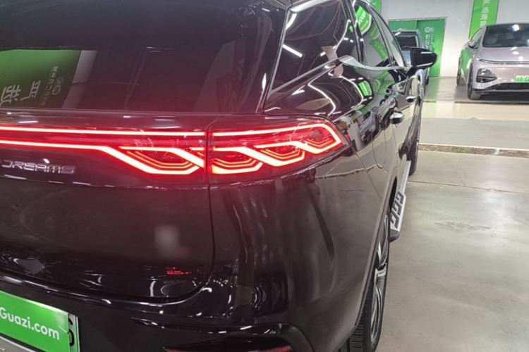 Used BYD Tang New Energy 2024 EV Champion Edition 635 km All-Wheel-Drive Flagship Model Right Rear Taillight