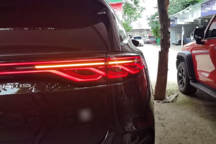 Used BYD Tang New Energy 2024 DM-i Glory Edition 112KM Flagship Model Right Rear Taillight