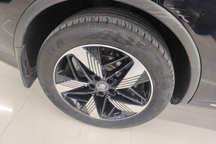 Used BYD Tang New Energy 2024 DM-i Glory Edition 112KM Prestige Model Right Rear Wheel Hub