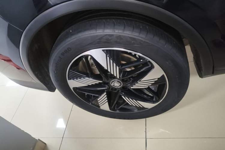 Used BYD Tang New Energy 2024 DM-i Glory Edition 112KM Prestige Model Right Rear Wheel Hub