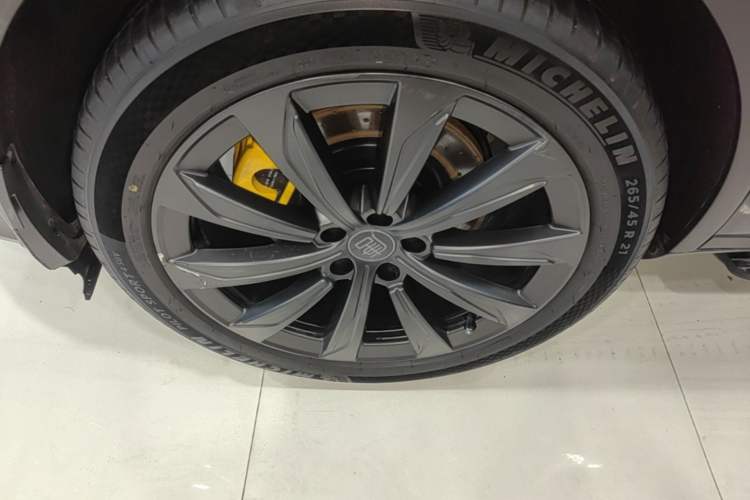 Used BYD Tang New Energy 2024 DM-p War God Edition Right Rear Wheel Hub