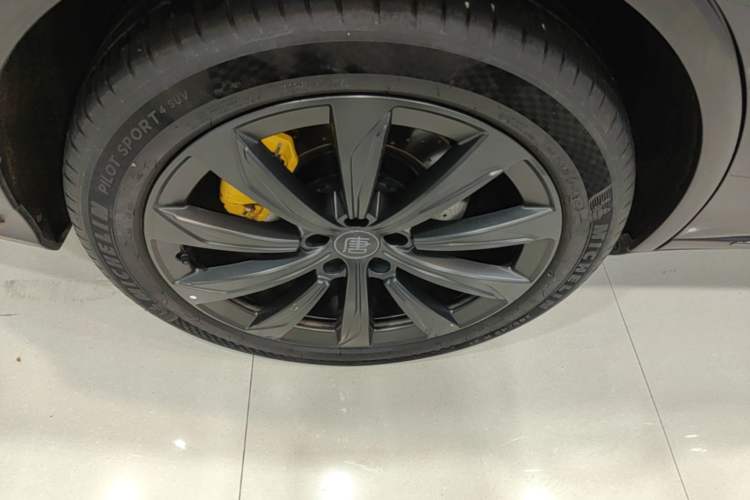 Used BYD Tang New Energy 2024 DM-p War God Edition Right Rear Wheel Hub